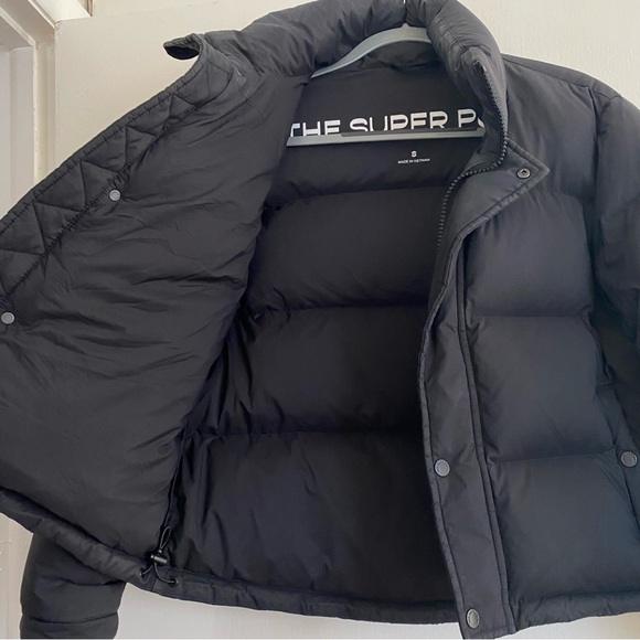 Aritzia Black The Super Puff Shorty - Picture 4 of 10